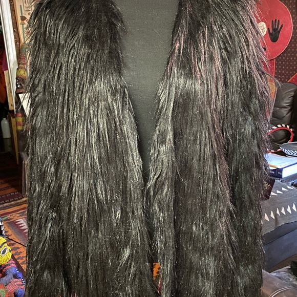 Ladakh x UrbanOutfitter Shaggy Cardigan Style Jacket - Picture 4 of 5